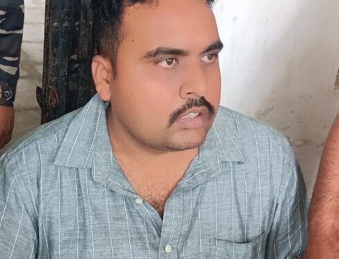 Jamshedpur acb big action : जमशेदपुर एसीबी की बड़ी कार्रवाई, बंदगांव के थाना प्रभारी घूस लेते रंगे हाथ गिरफ्तार