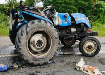 Jamshedpur ranchi nh accident : जमशेदपुर से रांची जाने वाले हाइवे पर हादसा, दो मजदूर की मौत, तीन घायल Jamshedpur ranchi nh accident : जमशेदपुर से रांची जाने वाले हाइवे पर हादसा, दो मजदूर की मौत, तीन घायल