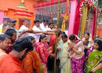 Jamshedpur bhumi pujan : बागबेड़ा में श्रीश्री बोलबम दुर्गा पूजा कमिटी का हुआ भूमि पूजन, भाजपा नेत्री, मीरा मुंडा समेत अन्य ने लिया हिस्सा Jamshedpur bhumi pujan : बागबेड़ा में श्रीश्री बोलबम दुर्गा पूजा कमिटी का हुआ भूमि पूजन, भाजपा नेत्री, मीरा मुंडा समेत अन्य ने लिया हिस्सा