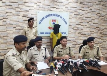 Jamshedpur police action : बागबेड़ा में गोलगप्पा वाले पर हमला कर रुपये छीनने के मामले में बालक सहित दो गिरफ्तार, रुपये व चाकू बरामद, देखिए – video Jamshedpur police action : बागबेड़ा में गोलगप्पा वाले पर हमला कर रुपये छीनने के मामले में बालक सहित दो गिरफ्तार, रुपये व चाकू बरामद, देखिए – video