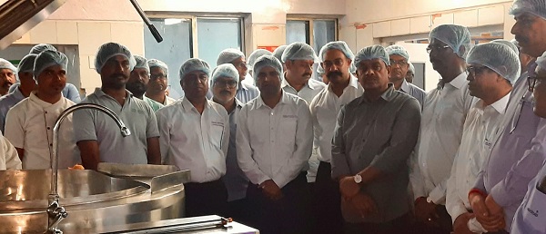 Tata motors good news : टाटा मोटर्स में अब फ्रेश दूध का चाय मिलना हुआ शुरू, कर्मचारियों में खुशी Tata motors good news : टाटा मोटर्स में अब फ्रेश दूध का चाय मिलना हुआ शुरू, कर्मचारियों में खुशी