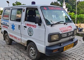 Jamshedpur mgm hospital : एमजीएम अस्पताल में मरीजों के परिजनों से मनमाना किराया वसूलने को लेकर प्रबंधन ने की कार्रवाई, प्राइवेट एंबुलेंस की आवाजाही पर रोक Jamshedpur mgm hospital : एमजीएम अस्पताल में मरीजों के परिजनों से मनमाना किराया वसूलने को लेकर प्रबंधन ने की कार्रवाई, प्राइवेट एंबुलेंस की आवाजाही पर रोक