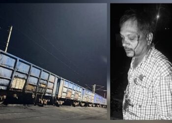 Jamshedpur rural coal theft : हल्दीपोखर रेलवे साइडिंग में अंधेरे में होती है कोयले की चोरी, विरोध करने पर रेल कर्मचारी को मारपीट कर किया घायल Jamshedpur rural coal theft : हल्दीपोखर रेलवे साइडिंग में अंधेरे में होती है कोयले की चोरी, विरोध करने पर रेल कर्मचारी को मारपीट कर किया घायल