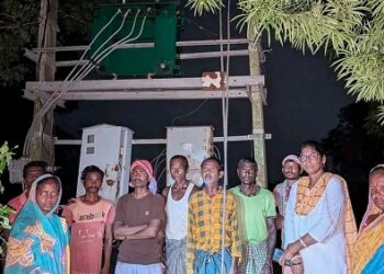 Jamshedpur rural mp initiative : बहरागोड़ा के महाकुरिया में वज्रपात से जला ट्रांसफॉर्मर, सांसद के पहल पर लगा नया ट्रांसफॉर्मर Jamshedpur rural mp initiative : बहरागोड़ा के महाकुरिया में वज्रपात से जला ट्रांसफॉर्मर, सांसद के पहल पर लगा नया ट्रांसफॉर्मर