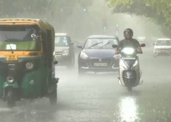 Jharkhand weather alert : जमशेदपुर व आस-पास के इलाकों में सुबह से धूप के बाद दोपहर झमाझम बारिश, इन हिस्सों में 30 तक बारिश का अलर्ट, जानें