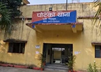 Jamshedpur rural police action : पोटका में एंट्री क्राइम वाहन चेकिंग के दौरान चोरी की बाइक के साथ नाबालिग पकड़ाया