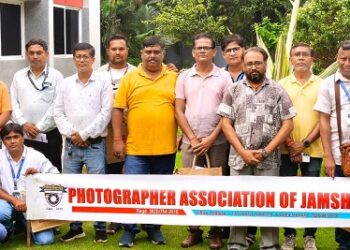 Jamshedpur blood camp : बिष्टुपुर में फोटोग्राफर एसोसिएशन ऑफ जमशेदपुर के रक्तदान शिविर में फोटोग्राफरों का दिखा उत्साह, 80 से अधिक यूनिट रक्त संग्रहित