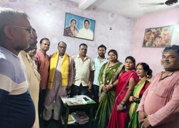 Jamshedpur jdu action : टेल्को मनीफीट आजाद बस्ती की बिजली पांच दिनों बाद बहाल, जदयू जिलाध्यक्ष की पहल पर बिजली विभाग हरकत में आयी