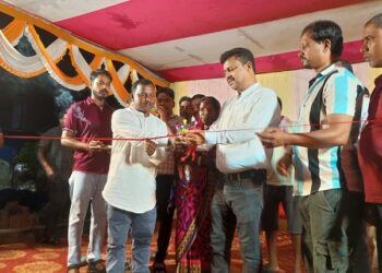Jamshedpur rural dance competition : कालिकापुर में बूगी-बूगी नृत्य प्रतियोगिता का हुआ भव्य आयोजन, झामुमो नेता बाघराय मार्डी रहे मौजूद