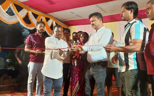 Jamshedpur rural dance competition : कालिकापुर में बूगी-बूगी नृत्य प्रतियोगिता का हुआ भव्य आयोजन, झामुमो नेता बाघराय मार्डी रहे मौजूद Jamshedpur rural dance competition : कालिकापुर में बूगी-बूगी नृत्य प्रतियोगिता का हुआ भव्य आयोजन, झामुमो नेता बाघराय मार्डी रहे मौजूद