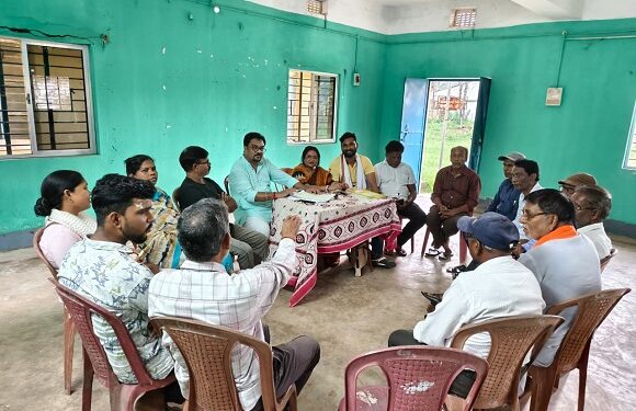 Jamshedpur rural bjp : चाकुलिया में भाजपा की हुई बैठक, संगठन को मजबूत बनाने पर हुई चर्चा Jamshedpur rural bjp : चाकुलिया में भाजपा की हुई बैठक, संगठन को मजबूत बनाने पर हुई चर्चा