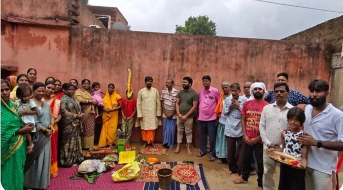 Jamshedpur bhumi pujan : न्यू शिव मंदिर जूनियर क्लब में गणेश पूजा पंडाल के लिए हुआ भूमि पूजन Jamshedpur bhumi pujan : न्यू शिव मंदिर जूनियर क्लब में गणेश पूजा पंडाल के लिए हुआ भूमि पूजन