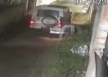 Jamshedpur incident : मानगो में संदिग्ध युवक ने की घर में घुसने की कोशिश, सीसीटीवी में गतिविधियां कैद, देखिए – video Jamshedpur incident : मानगो में संदिग्ध युवक ने की घर में घुसने की कोशिश, सीसीटीवी में गतिविधियां कैद, देखिए – video