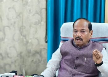 Jharkhand ex cm raghuvar das attack government : जेपीएससी परीक्षा को लेकर पूर्व मुख्यमंत्री रघुवर दास ने बोला हेमंत सोरेन सरकार पर हमला, कहा – जेपीएससी की 14वीं परीक्षा रद्द कर सीबीआई जांच कराए सरकार, छात्रों से वार्ता कर निकाले समाधान Jharkhand ex cm raghuvar das attack government : जेपीएससी परीक्षा को लेकर पूर्व मुख्यमंत्री रघुवर दास ने बोला हेमंत सोरेन सरकार पर हमला, कहा – जेपीएससी की 14वीं परीक्षा रद्द कर सीबीआई जांच कराए सरकार, छात्रों से वार्ता कर निकाले समाधान