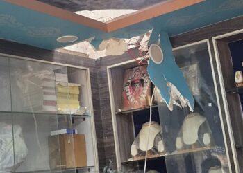 Jamshedpur rural theft : बोड़ाम में थाने से 500 मीटर दूर आभूषण दुकान में लाखों की चोरी, मोबाइल दुकान को भी चोरों ने बनाया निशाना