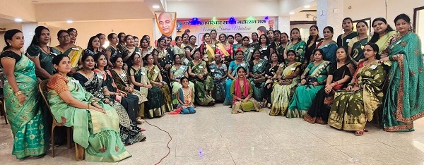 Jamshedpur savan mahotsav : पटेल महापरिवार ने धूमधाम से मनाया महिला सावन महोत्सव, सावन क्वीन बनी सोनी कुमारी Jamshedpur savan mahotsav : पटेल महापरिवार ने धूमधाम से मनाया महिला सावन महोत्सव, सावन क्वीन बनी सोनी कुमारी