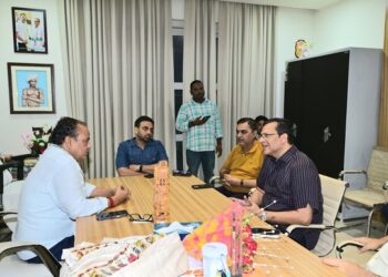 Central spokesperson of JMM meets health minister : स्वास्थ्य मंत्री से मिले प्रवक्ता सह पूर्व विधायक कुणाल षाड़ंगी, झारखंड के बच्चों के लिए मणिपाल में मेडिकल सीटें 25 से बढ़ाकर 50 करने की मांग