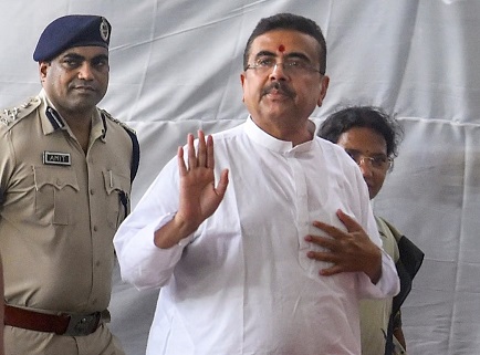 West Bengal cm emergency landing : पश्चिम बंगाल के मुख्यमंत्री शुभेंदु अधिकारी के हेलिकॉप्टर की कोलाघाट में इमरजेंसी लैंडिंग, हेलिकॉप्टर में तकनीकी खराबी की वजह आई सामने West Bengal cm emergency landing : पश्चिम बंगाल के मुख्यमंत्री शुभेंदु अधिकारी के हेलिकॉप्टर की कोलाघाट में इमरजेंसी लैंडिंग, हेलिकॉप्टर में तकनीकी खराबी की वजह आई सामने
