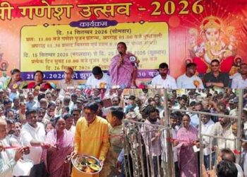 west singhbhum manoharpur ganesh puja-मनोहरपुर में गणेश पूजा पंडाल व मेले का सांसद जोबा माझी ने किया उद्घाटन, कहा- पर्व त्योहार हमारी संस्कृति व सामाजिक एकता की पहचान west singhbhum manoharpur ganesh puja-मनोहरपुर में गणेश पूजा पंडाल व मेले का सांसद जोबा माझी ने किया उद्घाटन, कहा- पर्व त्योहार हमारी संस्कृति व सामाजिक एकता की पहचान