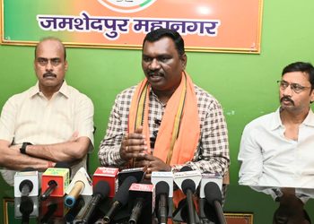 Jamshedpur bjp : पीएम नरेंद्र मोदी के जनसेवा में 25 वर्ष पूर्ण होने पर भाजपा जमशेदपुर महानगर चलाएगी एक महीने का सेवा संकल्प अभियान, 17 सितंबर को ‘आशीर्वाद का दीया’ जलाकर प्रधानमंत्री नरेंद्र मोदी को दें आशीर्वाद Jamshedpur bjp : पीएम नरेंद्र मोदी के जनसेवा में 25 वर्ष पूर्ण होने पर भाजपा जमशेदपुर महानगर चलाएगी एक महीने का सेवा संकल्प अभियान, 17 सितंबर को ‘आशीर्वाद का दीया’ जलाकर प्रधानमंत्री नरेंद्र मोदी को दें आशीर्वाद