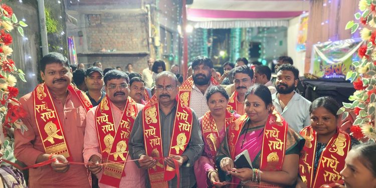 Jugsalai mla mangal kalindi : जुगसलाई विधायक मंगल कालिंदी ने किया गणेश पूजा पंडालों का उदघाटन, मंगल बोले – जहां बप्पा का आशीर्वाद, वहां हर शुरुआत शुभ