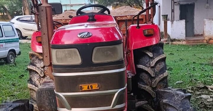 jamshedpur rural police action- अवैध बालू से लदा दो ट्रैक्टर को चाकुलिया पुलिस ने किया जब्त, बालू माफिया में हड़कंप