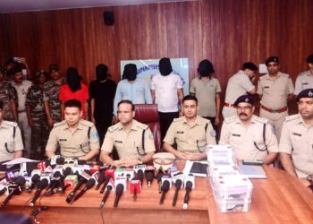 jamshedpur businessman nikhar sablok murder case solved : जमशेदपुर के कारोबारी निखार सबलोक हत्याकांड का खुलासा, अखिलेश सिंह व गणेश सिंह के बीच टकराव का भी हो सकता है मामला, राघव था कांड का मास्टर माइंड, देखिये – video