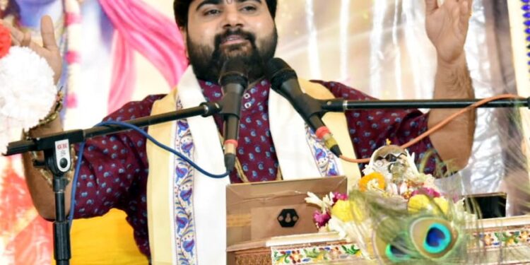 jamshedpur Bhagwat Katha-परेशानियां ही हमें भगवान की कृपा प्राप्त करने में मदद करती हैं- हिमांशु महाराज, बिष्टुपुर भागवत कथा में तीसरे दिन ध्रुव, अजामिल और नरसिंह अवतार का दिव्य वर्णन