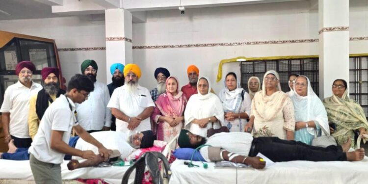 jamshedpur mango gurudwara-मानगो गुरुद्वारा में 85 यूनिट रक्त संग्रह, श्री गुरु ग्रंथ साहिब जी के 422वें प्रथम प्रकाश पर्व पर रक्तदान शिविर आयोजित jamshedpur mango gurudwara-मानगो गुरुद्वारा में 85 यूनिट रक्त संग्रह, श्री गुरु ग्रंथ साहिब जी के 422वें प्रथम प्रकाश पर्व पर रक्तदान शिविर आयोजित