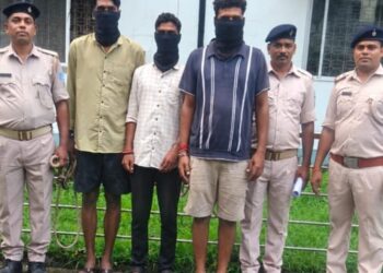 jamshedpur police action-उलीडीह पुलिस को मिली सफलता, रंगदारी नहीं देने पर जान मारने की धमकी देने के मामले में तीन गिरफ्तार