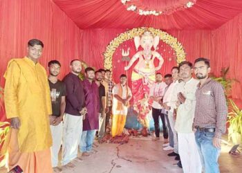 jamshedpur-rural- जादूगोड़ा में गणेश पूजा पंडाल का हुआ उद्घाटन, झामुमो प्रवक्ता कुणाल षाड़ंगी ने पूजा कर क्षेत्रवासियों की सुख-समृद्धि की कामना की jamshedpur-rural- जादूगोड़ा में गणेश पूजा पंडाल का हुआ उद्घाटन, झामुमो प्रवक्ता कुणाल षाड़ंगी ने पूजा कर क्षेत्रवासियों की सुख-समृद्धि की कामना की