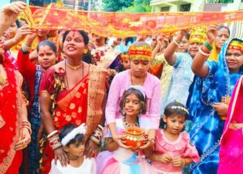 jamshedpur maa uttameshwari kullu rani-हरहरगुटू में धूमधाम से मना मां अति उत्तमेश्वरी कुल्लू रानी का तीन दिवसीय जन्मोत्सव,63 प्रकार के भोग और अखंड ज्योत के साथ हुई विशेष पूजा