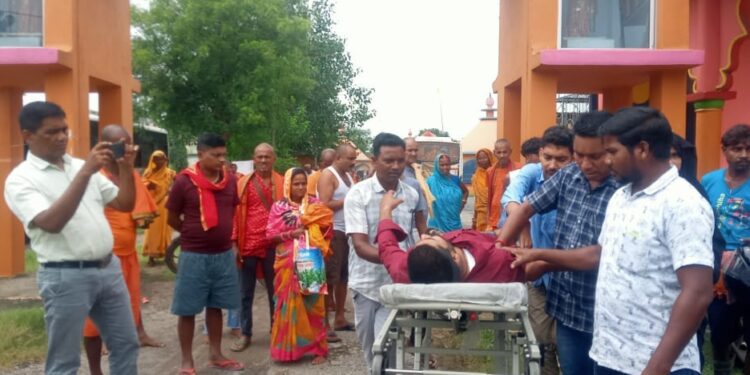 jamshedpur rural- गालूडीह मे कुत्ता बचाने के चक्कर में बाइक अनियंत्रित होकर सड़क पर गिरी, बाइक सवार युवक-युवती घायल, अस्पताल में भर्ती jamshedpur rural- गालूडीह मे कुत्ता बचाने के चक्कर में बाइक अनियंत्रित होकर सड़क पर गिरी, बाइक सवार युवक-युवती घायल, अस्पताल में भर्ती