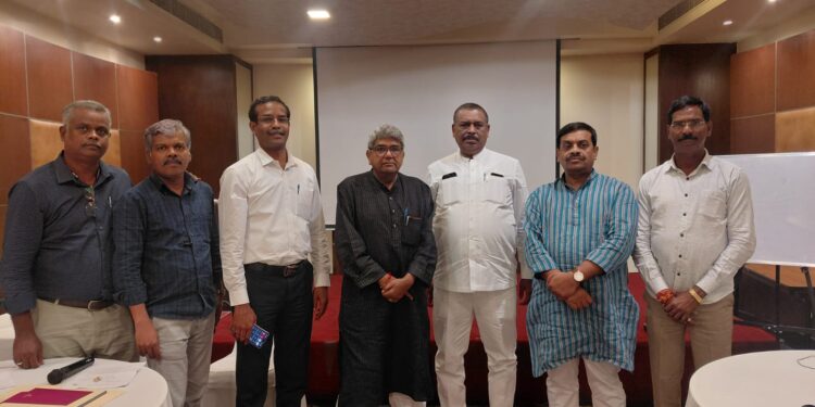 tata motors union- चेन्नई में ऑटोमोटिव ग्लोबल यूनियनों की बैठक में हिस्सा लिए टाटा मोटर्स वर्कर्स यूनियन के अध्यक्ष व महामंत्री, टाटा स्टील यूटिलिटी यूनियन अध्यक्ष tata motors union- चेन्नई में ऑटोमोटिव ग्लोबल यूनियनों की बैठक में हिस्सा लिए टाटा मोटर्स वर्कर्स यूनियन के अध्यक्ष व महामंत्री, टाटा स्टील यूटिलिटी यूनियन अध्यक्ष