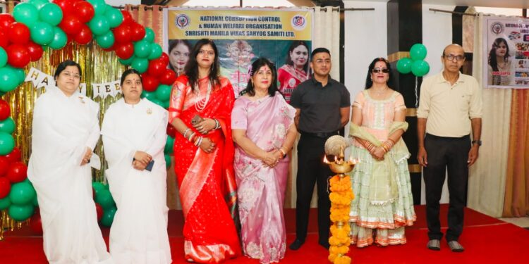 jamshedpur teej mahotsav-शहर की वरिष्ठ जानी मानी समाजसेवी रानी गुप्ता रंगारंग सांस्कृतिक कार्यक्रमों के साथ मनाया गया तीज महोत्सव,महिलाओं ने नृत्य, गीत और एकांकी की प्रस्तुति से बांधा समां, सामाजिक एवं शिक्षा क्षेत्र में उत्कृष्ट योगदान देने वालों का हुआ सम्मान