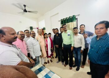 jamshedpur Chitragupta Puja Committee- समाज की एकता के लिए प्रकाश सहाय ने चलाया‘संपर्क, सम्मान, संबंध’अभियान, बुजुर्गों का मिला आशीर्वाद,श्री चित्रगुप्त पूजा समिति ने घर-घर पहुंचकर वरिष्ठ सदस्यों, सलाहकारों और संरक्षकों का किया अभिनंदन