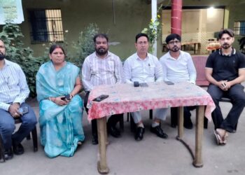 jamshedpur rural-सीसीटीवी में छह संदिग्ध दिखने का दावा, घर में चोरी की घटना के बाद अधिवक्ता ने परिवार की सुरक्षा को लेकर जताई चिंता jamshedpur rural-सीसीटीवी में छह संदिग्ध दिखने का दावा, घर में चोरी की घटना के बाद अधिवक्ता ने परिवार की सुरक्षा को लेकर जताई चिंता