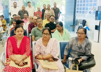 jamshedpur eye check-up camp-बाराद्वारी में लगा निःशुल्क नेत्र जांच शिविर, 76 लोगों ने कराई आंखों की जांच,11 मोतियाबिंद मरीजों का होगा मुफ्त ऑपरेशन jamshedpur eye check-up camp-बाराद्वारी में लगा निःशुल्क नेत्र जांच शिविर, 76 लोगों ने कराई आंखों की जांच,11 मोतियाबिंद मरीजों का होगा मुफ्त ऑपरेशन