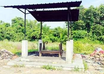 saraikela chandil mukti dham-जनता के पैसे से बना चांडिल का एकमात्र श्मशान घाट में हो रहा हैं अंधेरे में अंतिम संस्कार, बुनियादी सुविधाओं के अभाव में मुक्ति धाम चाहता है प्रशासन का ध्यान saraikela chandil mukti dham-जनता के पैसे से बना चांडिल का एकमात्र श्मशान घाट में हो रहा हैं अंधेरे में अंतिम संस्कार, बुनियादी सुविधाओं के अभाव में मुक्ति धाम चाहता है प्रशासन का ध्यान
