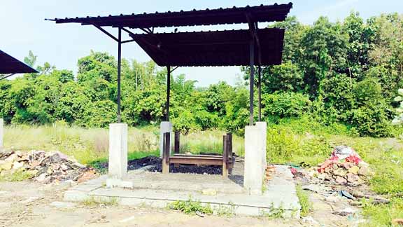 saraikela chandil mukti dham-जनता के पैसे से बना चांडिल का एकमात्र श्मशान घाट में हो रहा हैं अंधेरे में अंतिम संस्कार, बुनियादी सुविधाओं के अभाव में मुक्ति धाम चाहता है प्रशासन का ध्यान saraikela chandil mukti dham-जनता के पैसे से बना चांडिल का एकमात्र श्मशान घाट में हो रहा हैं अंधेरे में अंतिम संस्कार, बुनियादी सुविधाओं के अभाव में मुक्ति धाम चाहता है प्रशासन का ध्यान