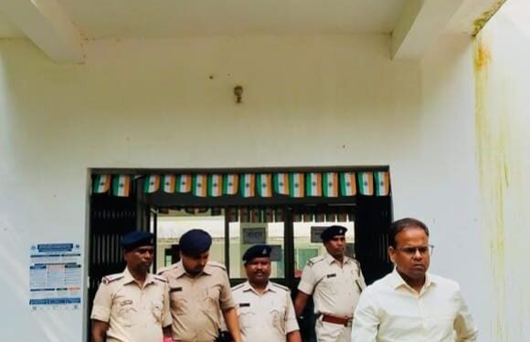 jamshedpur ssp inspection-जमशेदपुर एसएसपी ने पोटका व कोवाली थाने का किया निरीक्षण, अधिकारियों को दिए जरूरी दिशा निर्देश