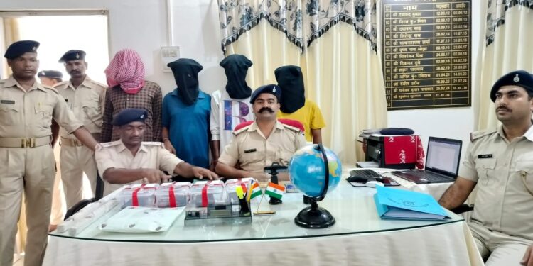jamshedpur kowali police success- प्रेमिका ने पति के साथ मिलकर रची साजिश, सुपारी देकर प्रेमी सिकंदर की हत्या, कोवाली पुलिस ने पांच दिनों में किया हत्याकांड का उद्भेदन, चार आरोपी गिरफ्तार