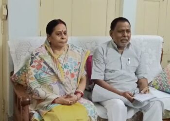 jharkhand politics- जयराम महतो के समर्थन में उतरे पूर्व सांसद शैलेंद्र महतो और आभा महतो, पुलिस की कार्रवाई पर उठाए सवाल jharkhand politics- जयराम महतो के समर्थन में उतरे पूर्व सांसद शैलेंद्र महतो और आभा महतो, पुलिस की कार्रवाई पर उठाए सवाल