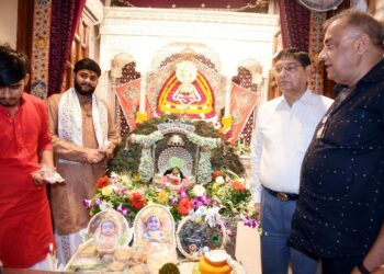 jamshedpur narayani seva trust-सोनारी के नारायणी धाम में धूमधाम से मना श्रीकृष्ण जन्मोत्सव,भजनों पर झूमे श्रद्धालु jamshedpur narayani seva trust-सोनारी के नारायणी धाम में धूमधाम से मना श्रीकृष्ण जन्मोत्सव,भजनों पर झूमे श्रद्धालु