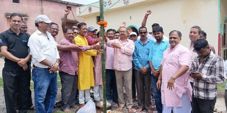 Jamshedpur bhumi pujan : बिरसानगर में शिव बॉयज कमेटी ने किया दुर्गा पूजा पंडाल का भूमि पूजन, विधायक मंगल कालिंदी रहें मौजूद Jamshedpur bhumi pujan : बिरसानगर में शिव बॉयज कमेटी ने किया दुर्गा पूजा पंडाल का भूमि पूजन, विधायक मंगल कालिंदी रहें मौजूद