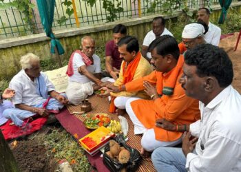Jamshedpur bhumi pujan : टुइलाडुंगरी में दुर्गा पूजा पंडाल का हुआ भूमि पूजन, 1934 से चली आ रही परंपरा