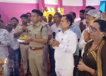 Adityapur ganesh puja pandal : न्यू डिस्को क्लब आदित्यपुर में गणेश पूजा पंडाल श्रद्धालुओं के लिए खुला: एसपी ने विधि-व्यवस्था का लिया जायजा, शांति व सद्भाव की अपील