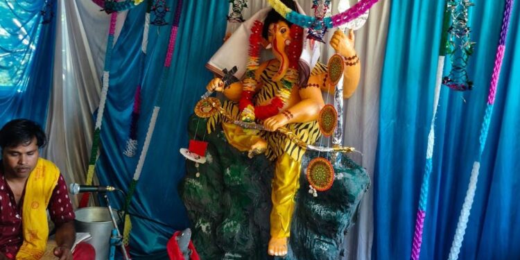 Jamshedpur rural ganesh puja – बहरागोड़ा और चाकुलिया में गणेश पूजा की धूम, श्रद्धालुओं ने पूजा कर सुख शांति और समृद्धि की कामना की