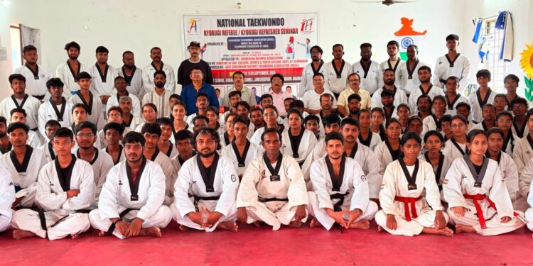 National Taekwondo seminar : राष्ट्रीय ताइक्वांडो रेफरी सेमिनार में पूर्वी सिंहभूम के रोहित कुमार सिंह सर्वश्रेष्ठ रेफरी