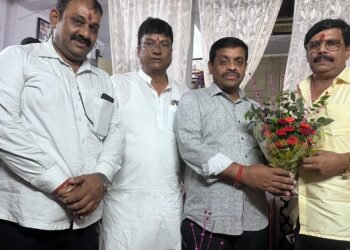 Jamshedpur visit of ex mp : जमशेदपुर दौरे पर पहुंचे पूर्व सांसद आनंद मोहन, कांग्रेस कोऑर्डिनेटर मनोज सिंह के आवास पर भव्य स्वागत, अमरप्रीत सिंह काले से फोन पर जताया शोक Jamshedpur visit of ex mp : जमशेदपुर दौरे पर पहुंचे पूर्व सांसद आनंद मोहन, कांग्रेस कोऑर्डिनेटर मनोज सिंह के आवास पर भव्य स्वागत, अमरप्रीत सिंह काले से फोन पर जताया शोक